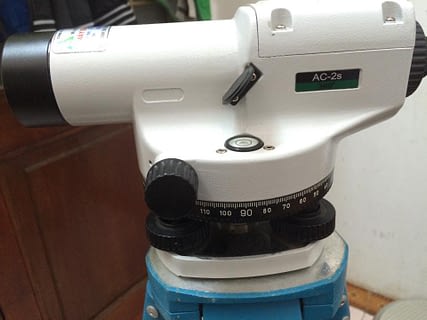 kiểm nghiệm máy thủy bình